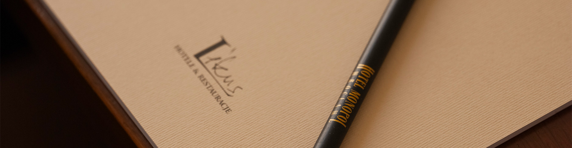 Hotel-warszawa-pieciogwiazkowy-hotel-w-centrum-warszawy-pokoje-i-apartamenty