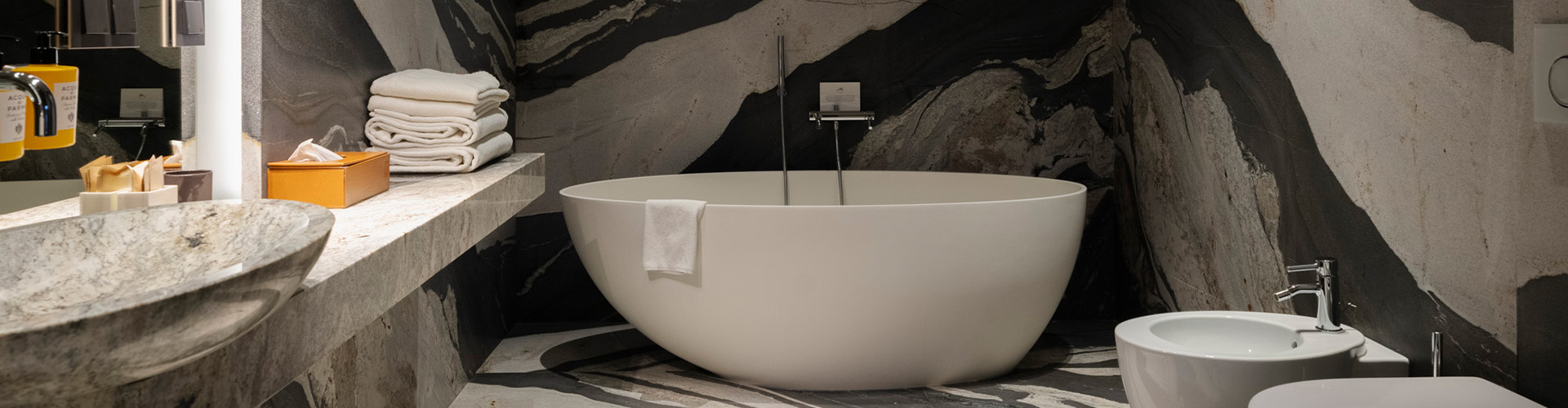 Hotel-warszawa-pieciogwiazkowy-hotel-w-centrum-warszawy-apartament-standard