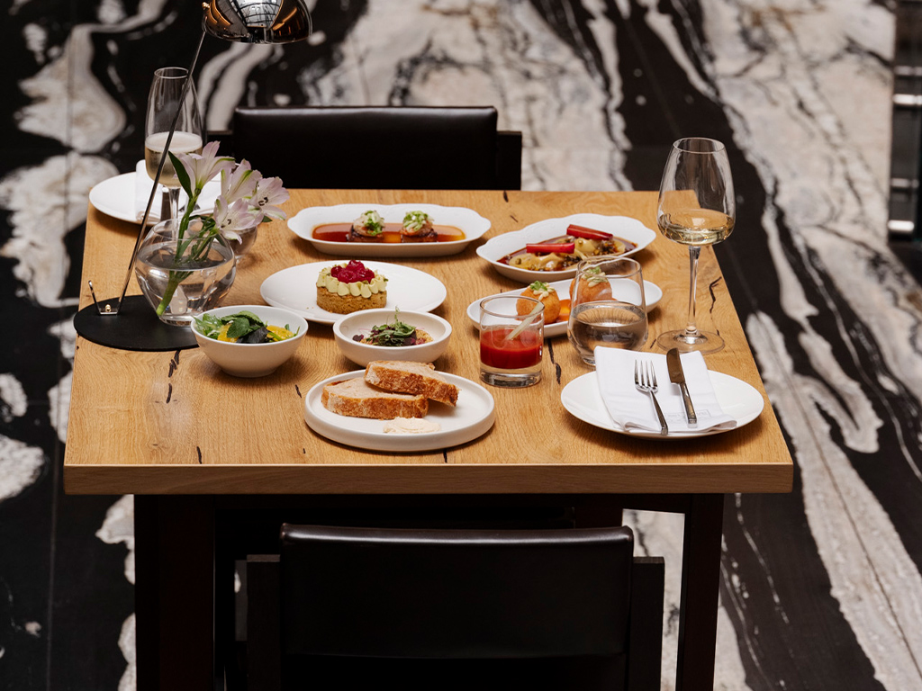Pięciogwiazdkowy Hotel Stary - restauracja rybki nove